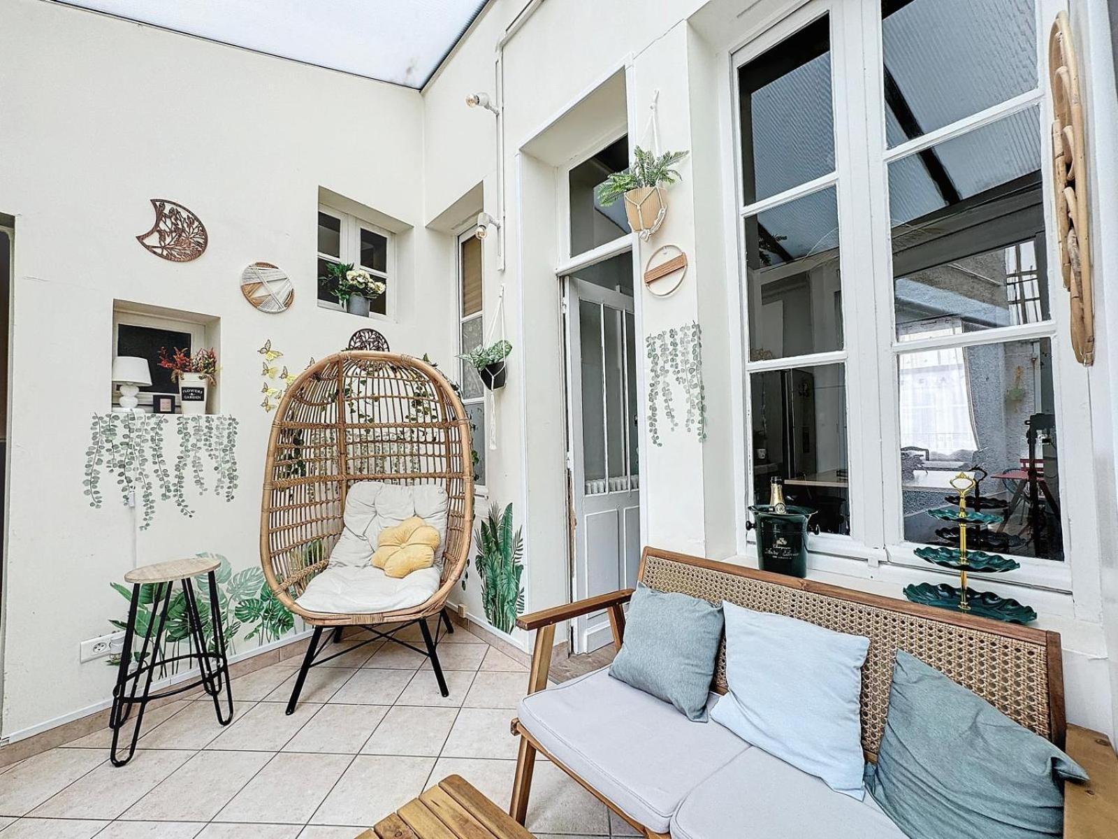A1 Champagne Residence - 200 M2 14 Personnes 2 Toilets 4 Showers - Hyper Centre - Chalons En Champagne Extérieur photo